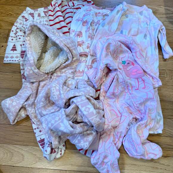 Baby Girl Sleepers & Romper Lot – 6 Pieces (Size 6–9 Months) - Picture 1 of 3